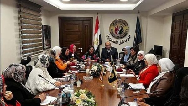 خلال الاجتماع
