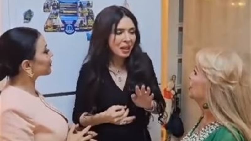 الراقصة دينا
