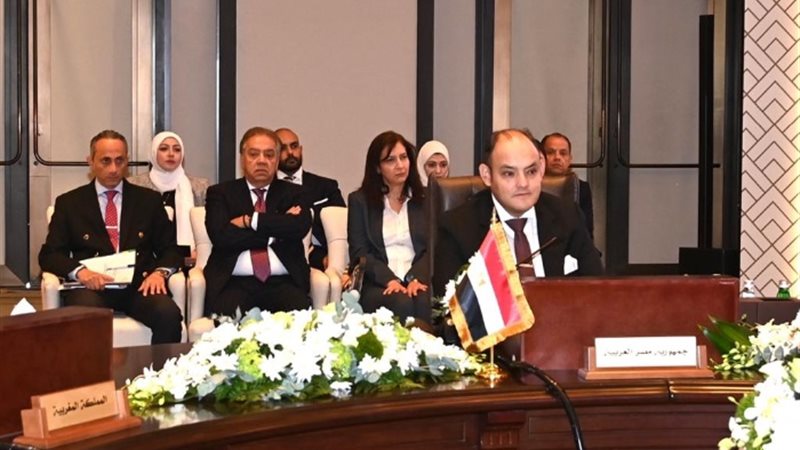 من جانب فعاليات الاجتماع