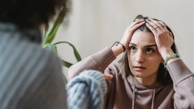 استشاري نفسي يقدم روشته لتخطي المشاهد المؤلمة وينصحهم بـ«الكركديه»