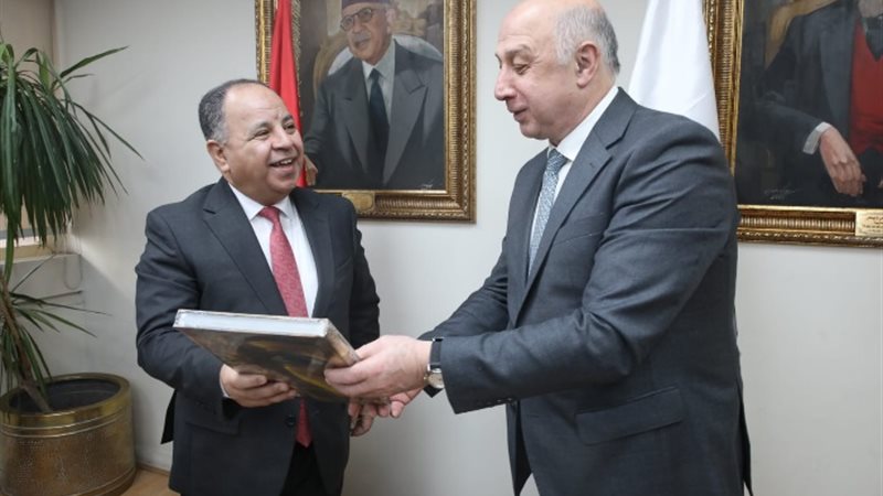 وزير المالية مع فلاديمير كازبيكوف