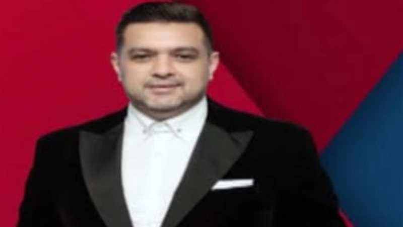 أحمد عبد العزيز مقدم برنامج الوسط الفني