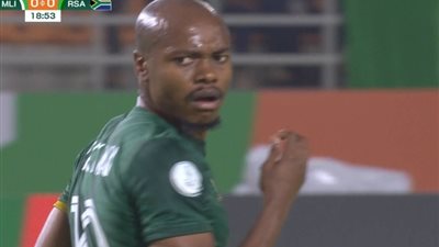 كأس أمم إفريقيا، بيرسي تاو يهدر ركلة جزاء بطريقة غريبة أمام مالى(فيديو)