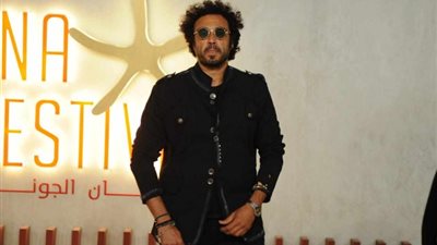 هشام عاشور : السوشيال ميديا كلها صرعات والتمثيل فكرة تطاردني من الصغر