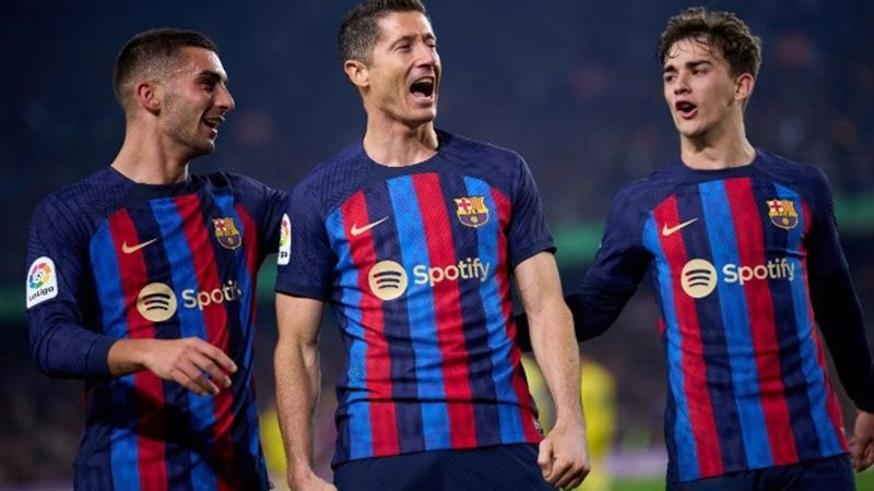 لاعبي برشلونة