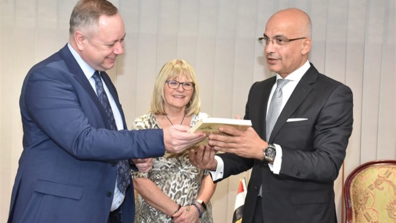 رئيس جامعة عين شمس