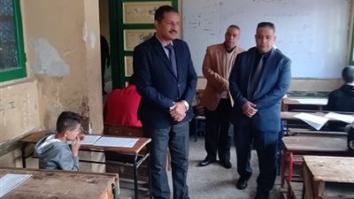 «تعليم الجيزة» تقرر إيقاف معلمين بإدارة بولاق الدكرور.. اعرف السبب