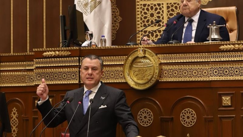 أحمد عيسى وزير السياحة والآثار