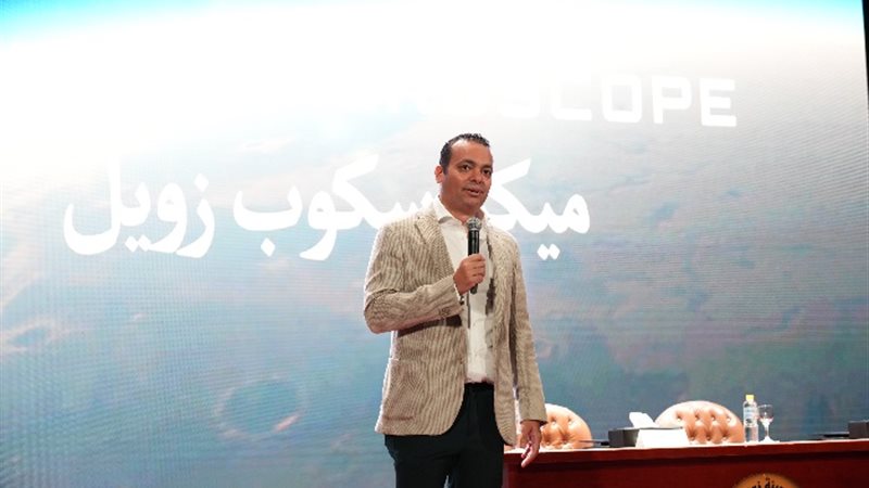 الدكتور أحمد صقر
