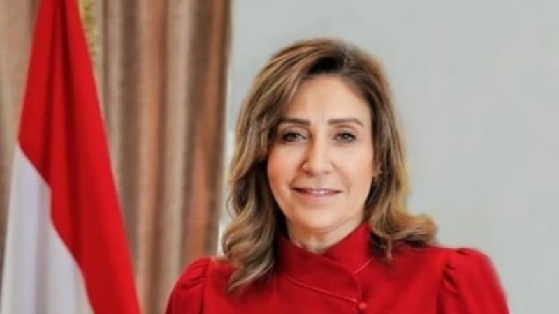 وزيرة الثقافة