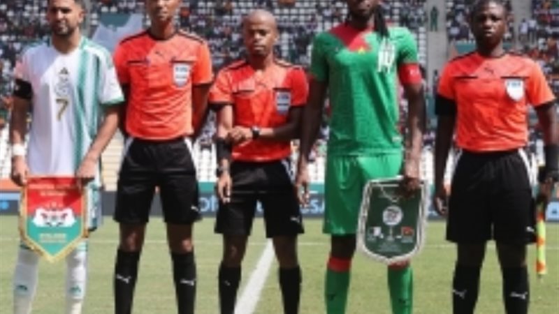 طاقم تحكيم مباراة الجزائر وبوركينا فاسو
