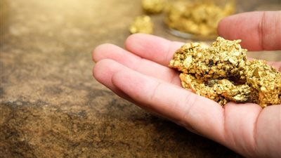 التحفظ على ممتلكات 5 من محتكري الذهب بالصاغة  لتنقيبهم عن المادة الخام