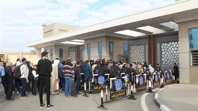 إقبال كبير على معرض القاهرة الدولي للكتا وعدد الزوار يتجاوز 200 ألف
