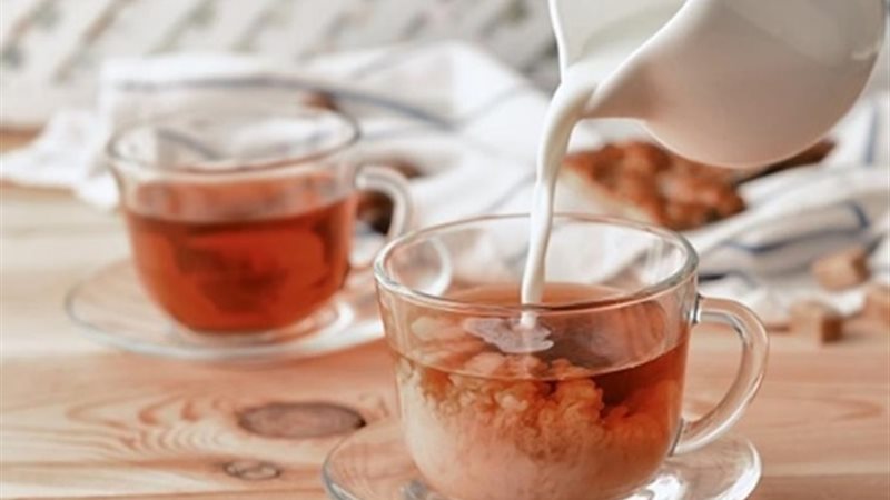 اضرار الشاي بلبن