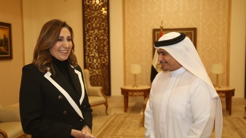 وزيرة الثقافه
