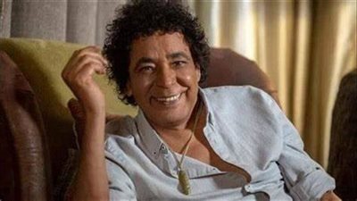 بصحة جيدة.. مصطفى كامل يطمئن جمهور الفنان محمد منير