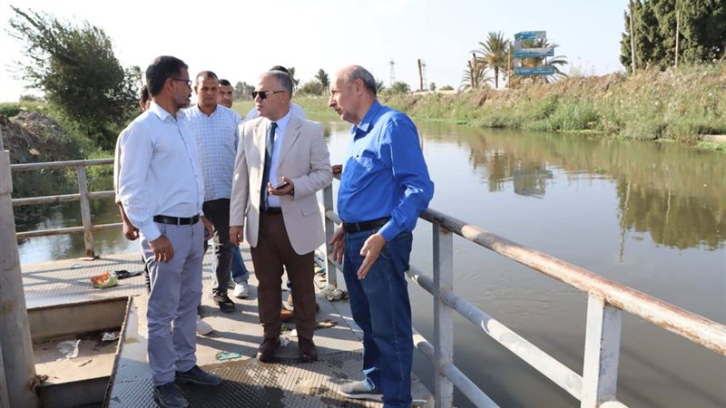 رئيس شركة مياه الشرب بالفيوم يتقدماخذ مياه المحطة