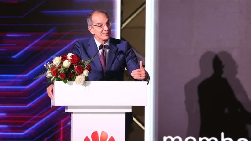 عمرو طلعت وزير الاتصالات وتكنولوجيا المعلومات 