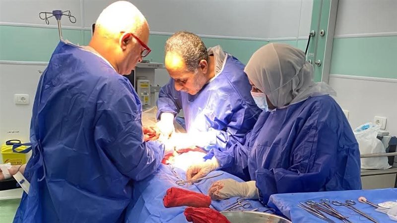أثناء إجراء العملية