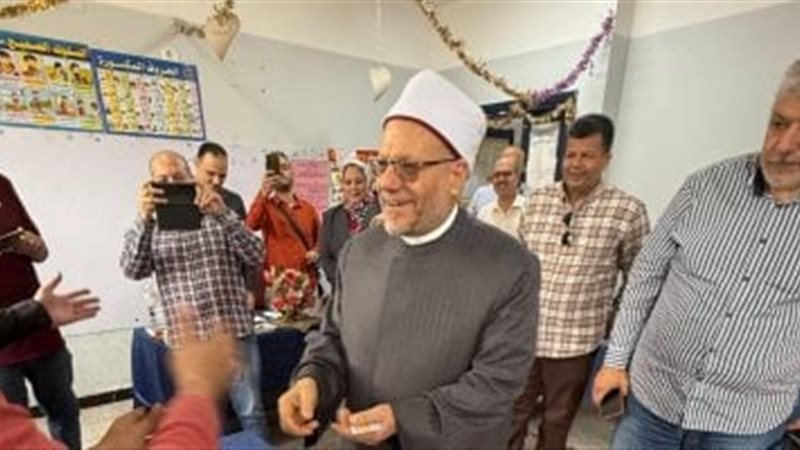 الدكتور شوقي علام
