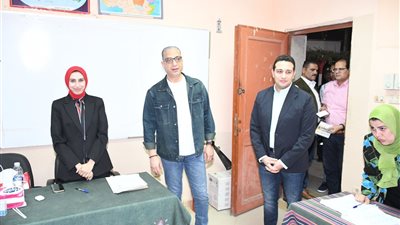 خلال الفترة المسائية..محافظ الفيوم يتفقد عدداً من لجان التصويت بانتخابات النواب 2025