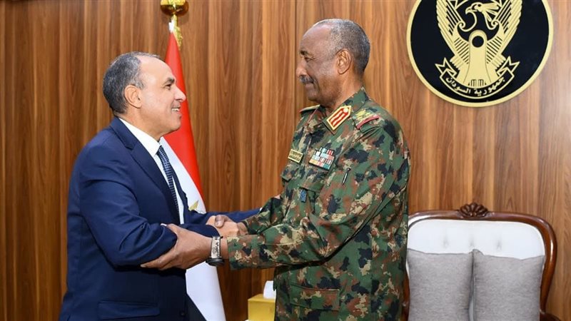 وزير الخارجية ورئيس مجلس السيادة السوداني