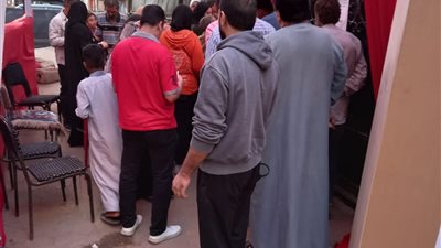 إقبال ملحوظ من الناخبين على مدرسة 6 أكتوبر الإبتدائية ببولاق الدكرور