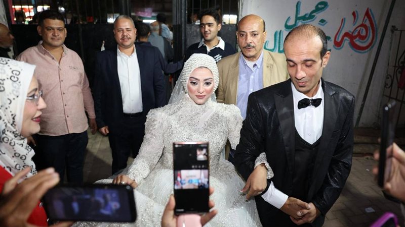 صورة العروسين