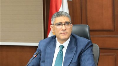  محافظ الجيزة يوجه برفع كفاءة النظافة بمحيط المدارس بعد انتهاء انتخابات مجلس النواب