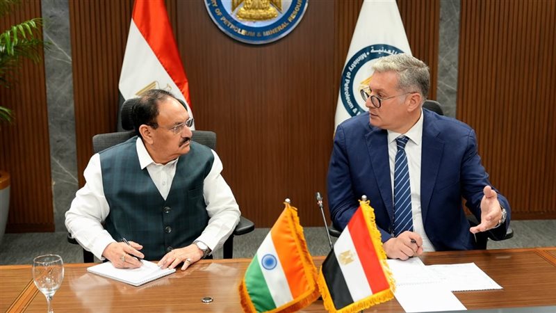 وزير البترول والوزير الهندي 