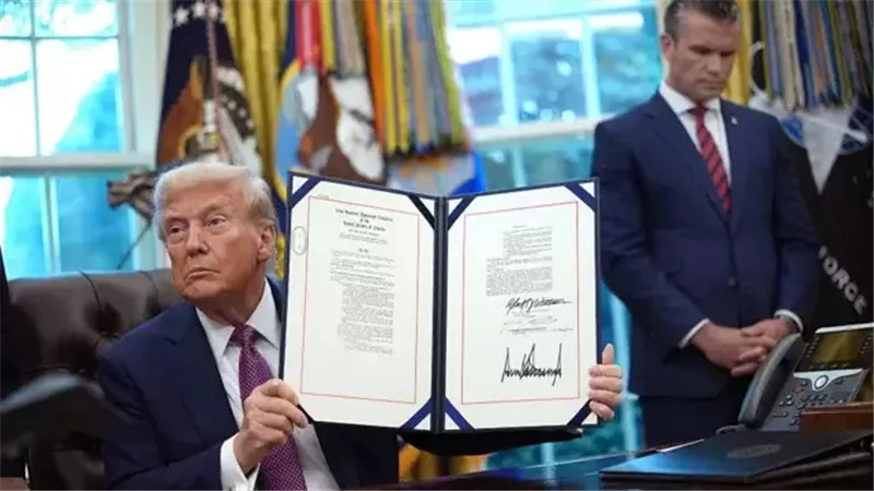 الرئيس ترامب 