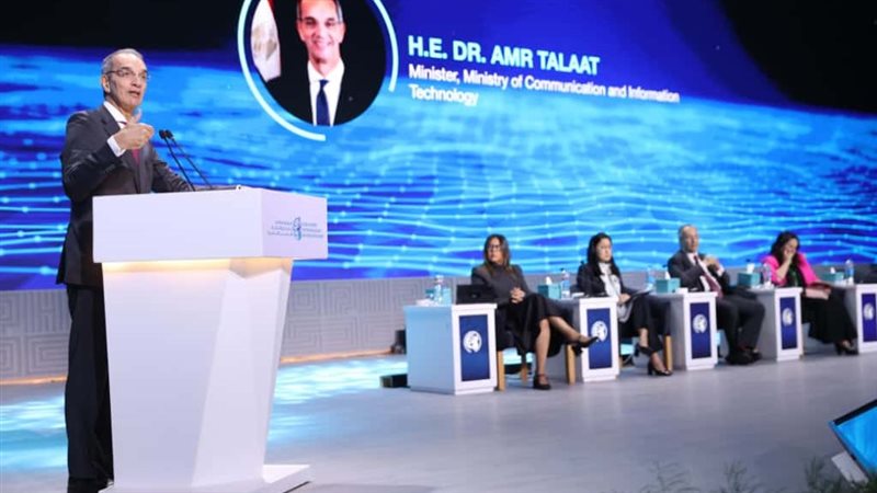 عمرو طلعت وزير الاتصالات وتكنولوجيا المعلومات 
