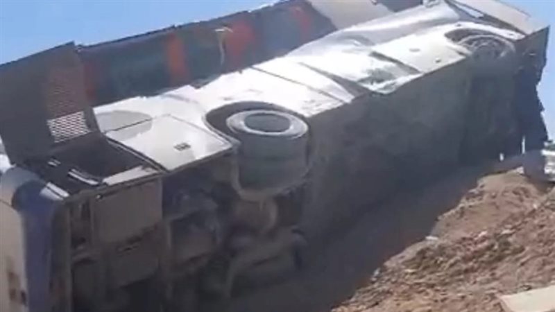 حادث انقلاب أتوبيس بالطريق الصحراوي الغربي بإسنا