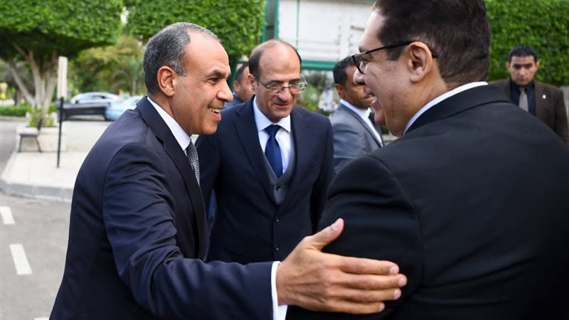 بدر عبد العاطي 