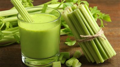 طرد السموم ودعم المناعة.. اعرف الفوائد الصحية لتناول الكرفس والبقدونس 