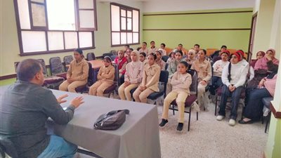 “الأسرة الممتدة وتأثير الجد والجدة”..ندوة بإحدى مدارس الفيوم