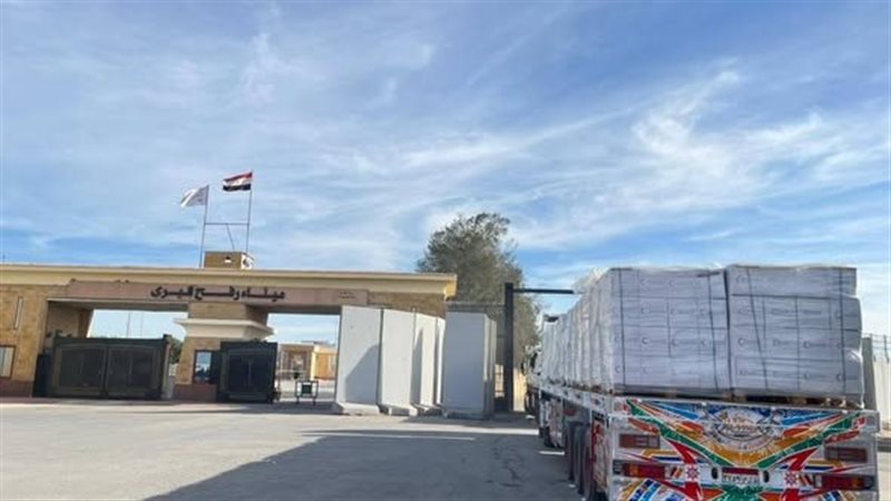  شاحنات المساعدات الإنسانية