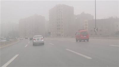 شبورة كثيفة تصل لحد الضباب.. تحذير عاجل من الأرصاد للسائقين