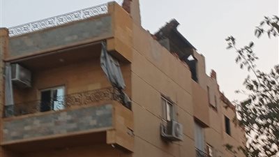 إزالة فورية لمخالفة بناء بالتجمع الأول للحفاظ على المظهر الحضاري