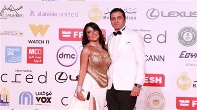 رفقة زوجها.. رانيا يوسف تخطف الأنظار بإطلالة بيضاء في ختام مهرجان القاهرة السينمائي | صور