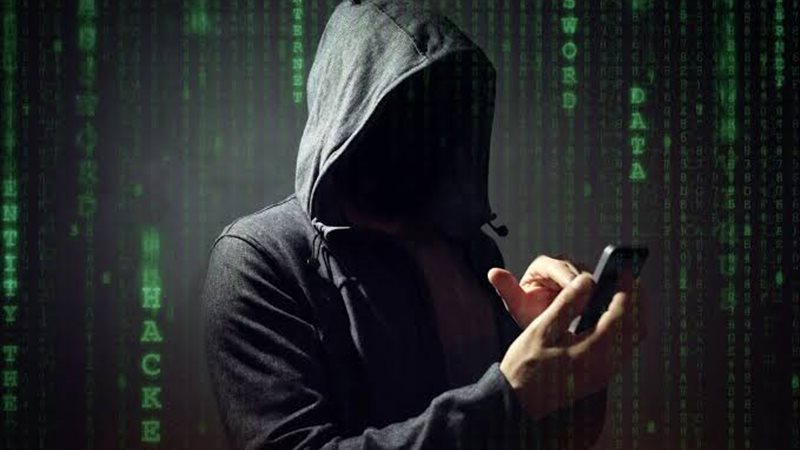 تطبيقات تتجسس عليك