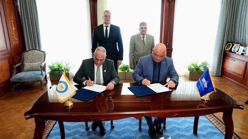 مذكرة تفاهم لإنشاء محطة إسالة وتموين الغاز الطبيعي المسال