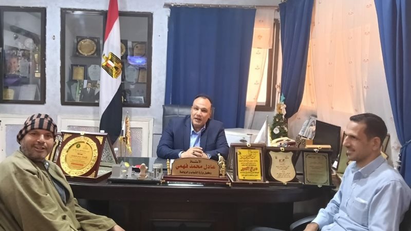 وكيل الشباب والرياضة بالفيوم يستقبل مواطنا 