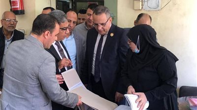 محافظ الدقهلية في زيارة مفاجئة لمديرية التموين لمتابعة انتظام العمل والخدمات
