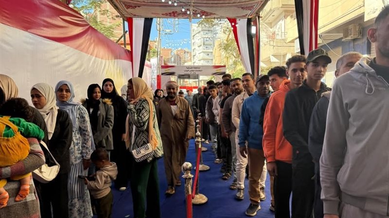 طوابير حاشدة