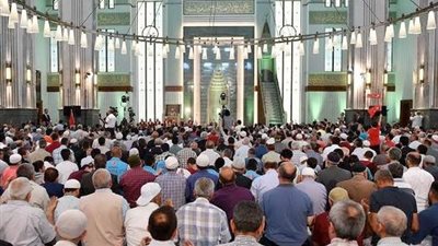 كبار السن بركة البيوت.. الأوقاف تخصص خطبة الجمعة لإحياء فضيلة التوقير