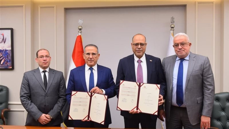 بروتوكول التعاون بين وزارة العمل واتحاد الغرف السياحية