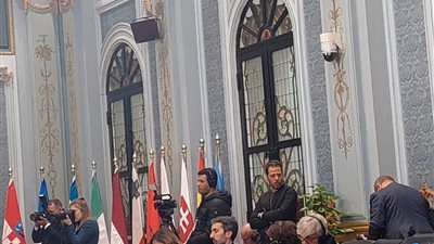 محمد أبو العينين: جهود الرئيس السيسي نجحت في إنهاء أزمات بالشرق الأوسط