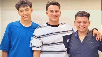 ليلة بكت فيها دهشور.. جنازة مهيبة لثلاثة شباب لقوا مصرعهم في حادث مأسوي