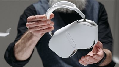 «آبل» تقترب من فك الشفرة.. سماعات Airpods لقراءة الدماغ